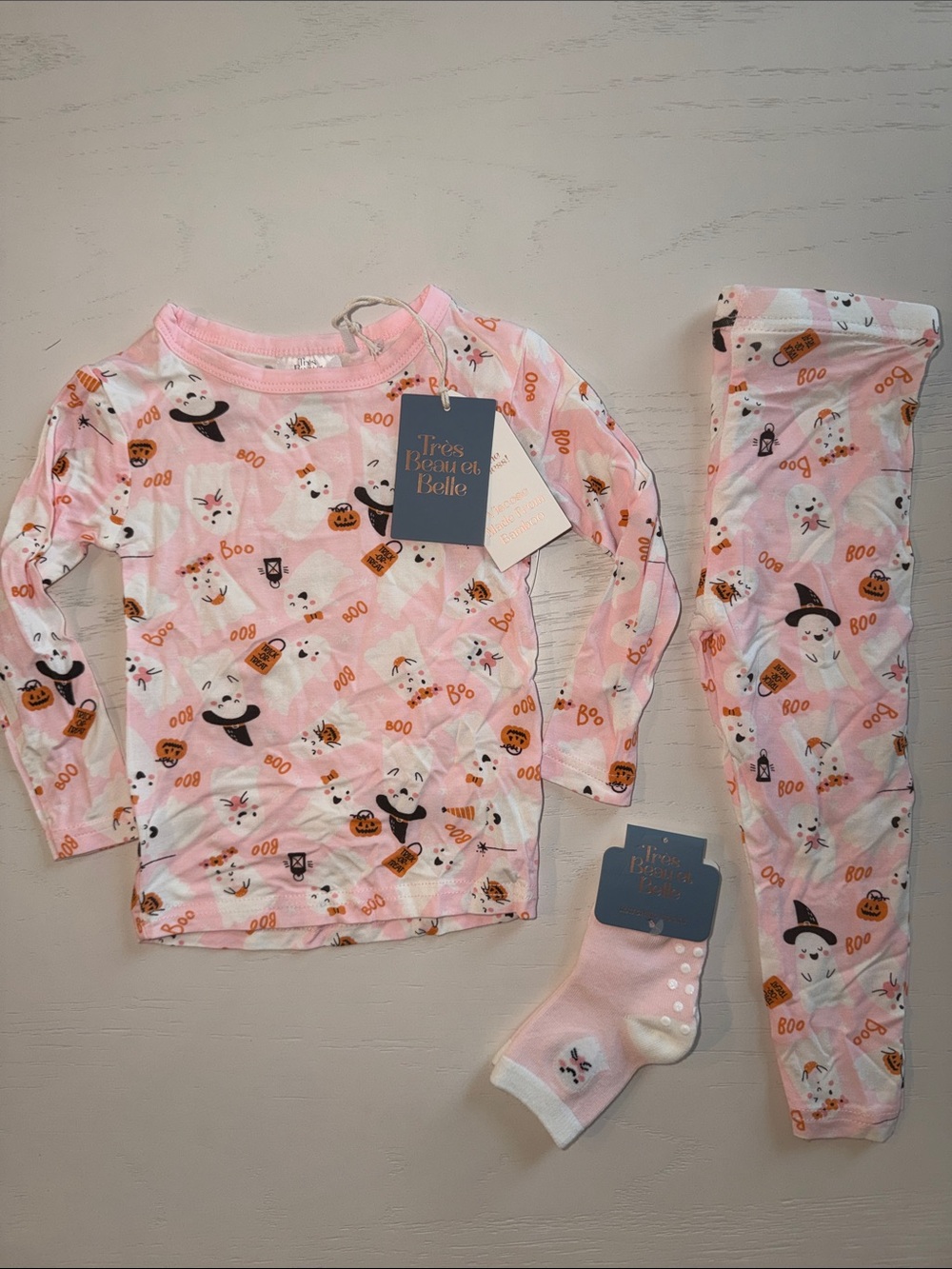 Tres Beau et Belle Pink Ghosts Bamboo Pajama Set Socks 18 24 months 2T 3T 4T
